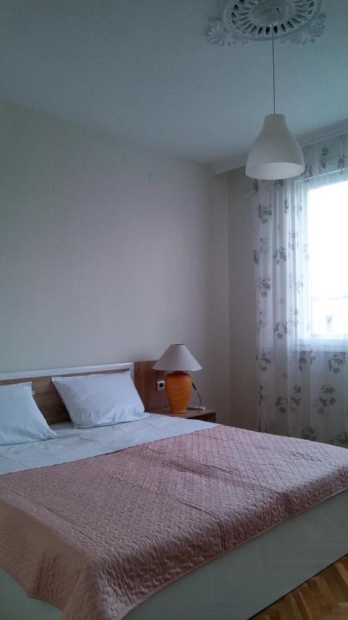 Dima Apartment เวลีคอเทอร์โนโว ภายนอก รูปภาพ