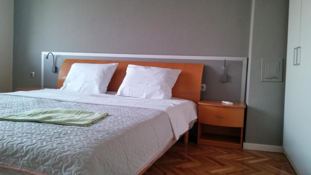 Dima Apartment เวลีคอเทอร์โนโว ภายนอก รูปภาพ