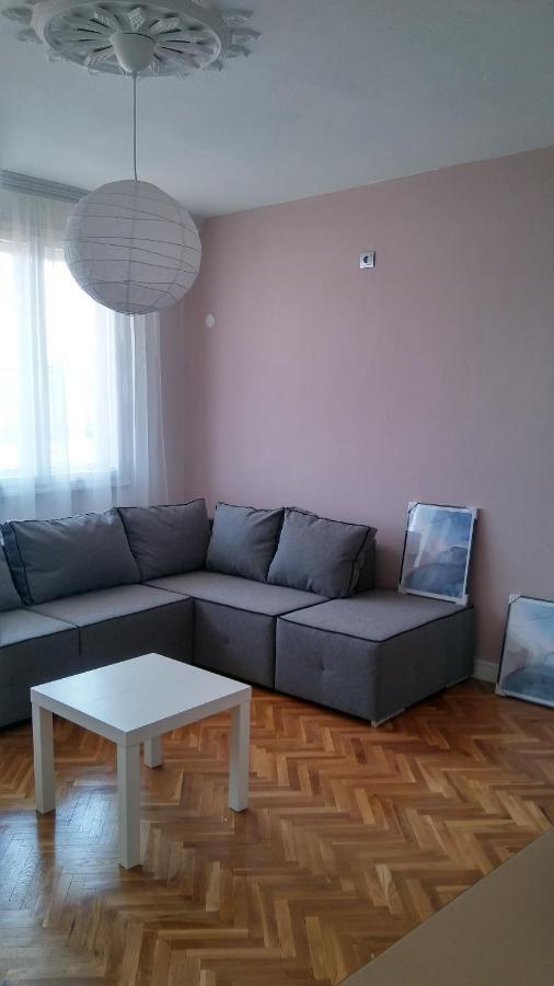 Dima Apartment เวลีคอเทอร์โนโว ภายนอก รูปภาพ